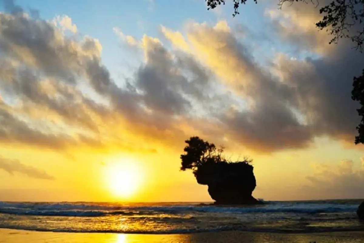 top 12+ tips camping di pantai madasari yang indah