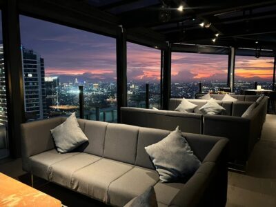 top 13+ pilihan bar di jakarta yang paling cozy untuk hangout
