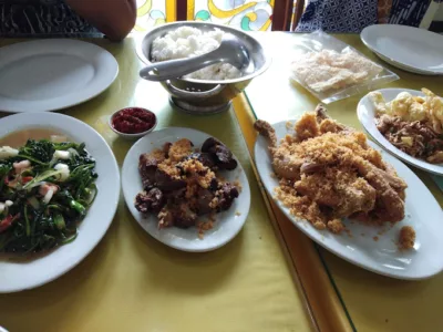 top 15+ ayam goreng jakarta yang enak dan juicy pol