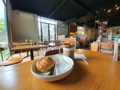 top 15+ coffee shop jakarta selatan yang asyik buat hangout