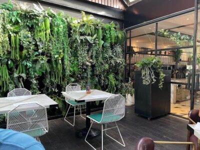 top 15+ rekomendasi cafe di bali yang ngehits dan jadi incaran turis