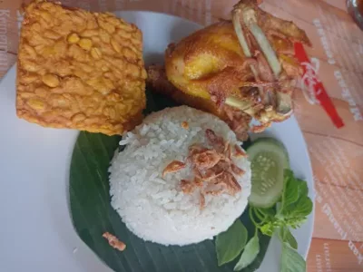 top 15+ rekomendasi nasi uduk jakarta yang paling enak