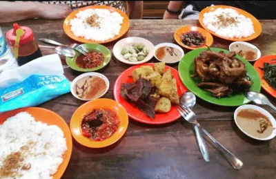 top 15+ rekomendasi nasi uduk jakarta yang paling enak