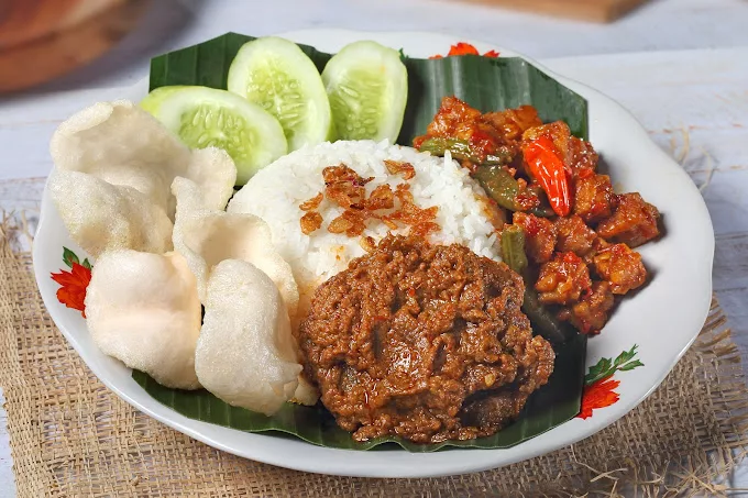 Top 15+ Rekomendasi Nasi Uduk Jakarta yang Paling Enak
