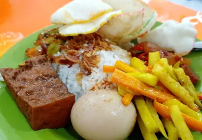 top 15+ rekomendasi nasi uduk jakarta yang paling enak
