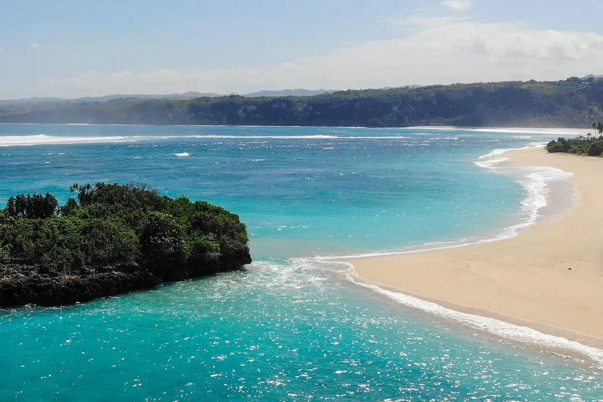top 15+ rekomendasi pantai di sumba yang indah dan wajib kamu kunjungi