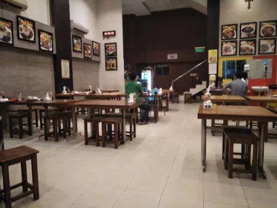 top 5+ restoran keluarga di jakarta utara, makanan enak!, 1. Saung Gandasari, 2. Family Ria – Sunter, 3. Warung Bu Kris, 4. Umaqita PIK, 5. Dapur Jum