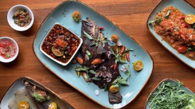 top 15+ tempat makan siang enak di jakarta yang wajib kamu datangi
