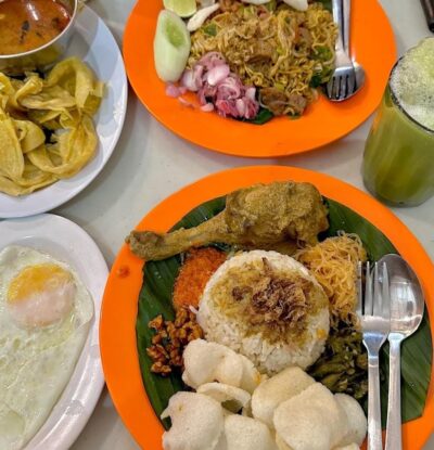 top 15+ tempat makan siang enak di jakarta yang wajib kamu datangi