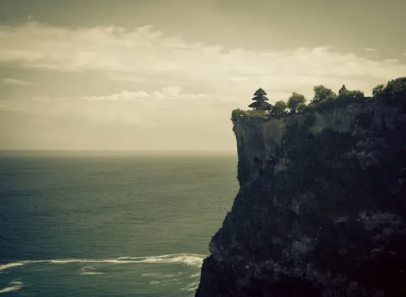 Top 15+ Tempat Wisata di Uluwatu Bali yang Tidak Boleh Dilewatkan