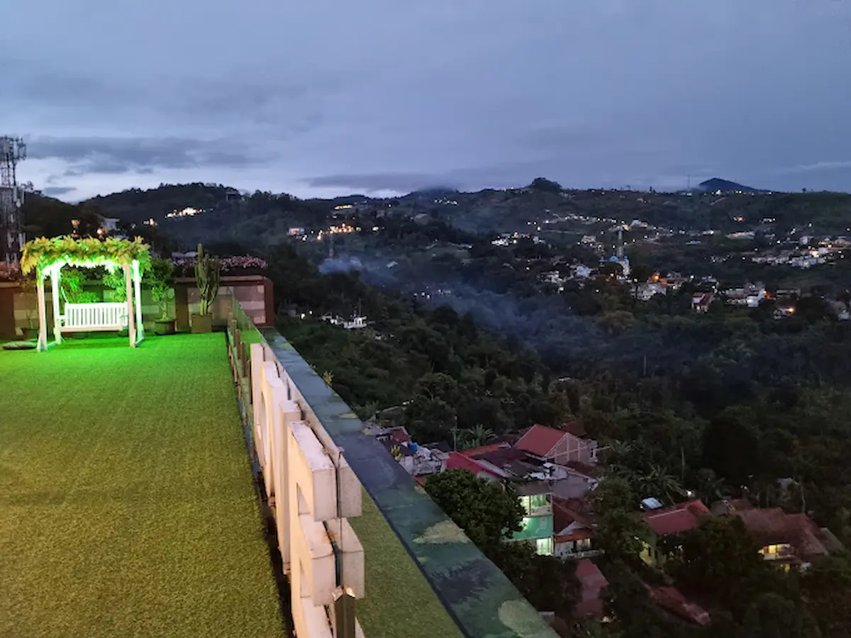 Skyline Best View Resto