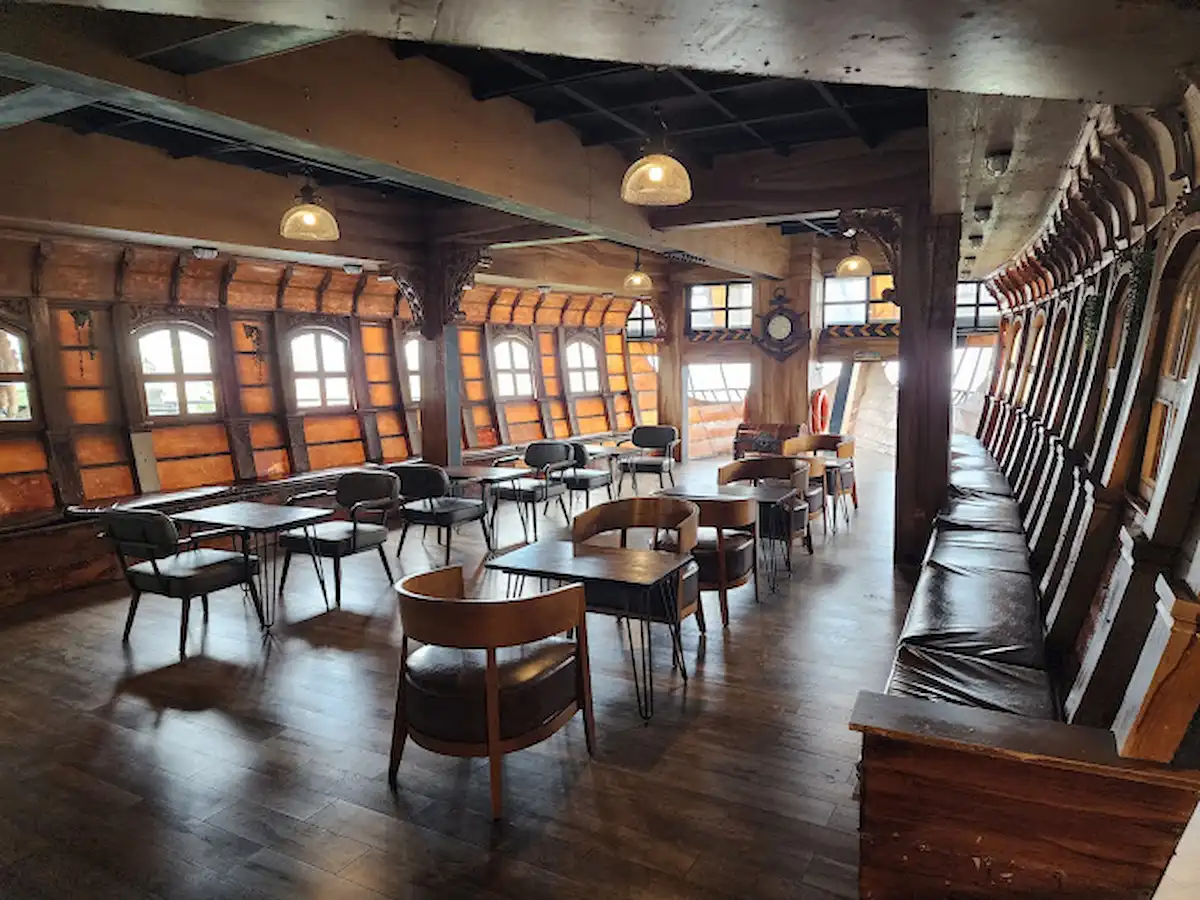 Mercusuar Cafe & Resto
