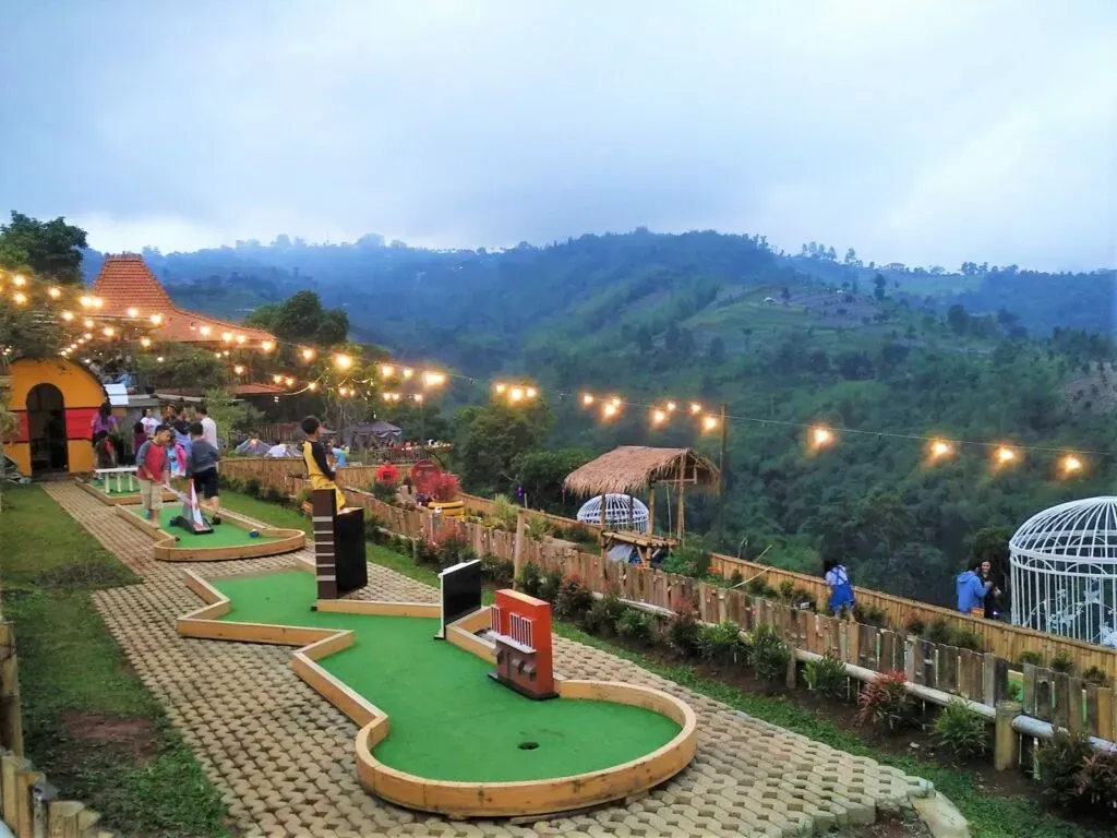 Top 20+ Rekomendasi Tempat Wisata di Bandung Seru dan Menarik