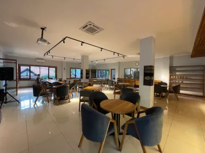 top 21+ cafe di jakarta yang cocok buat nongkrong dan wfc!
