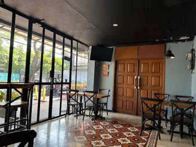 top 21+ cafe di jakarta yang cocok buat nongkrong dan wfc!