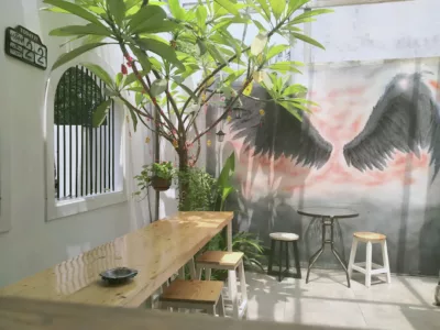 top 21+ cafe di jakarta yang cocok buat nongkrong dan wfc!