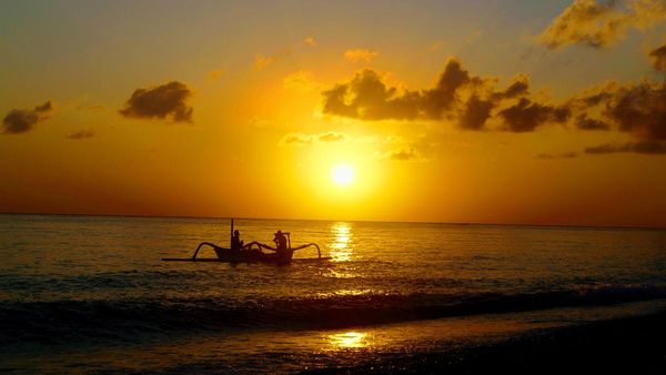 top 5+ aktivitas seru yang bisa kamu lakukan di pantai amed, bali
