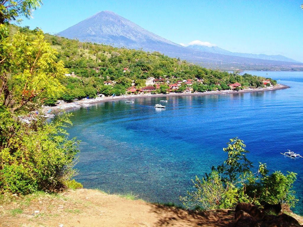 Top 5+ Aktivitas Seru yang Bisa Kamu Lakukan di Pantai Amed, Bali
