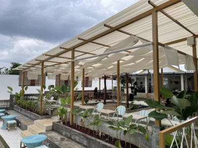 top 5+ restoran di cibinong, nuansa pantai sampai pedesaan, 1. eNthree Coffee &amp; Kitchen, 2. Payung Hujan, 3. Saung Berkah, 4. Sunshine Cafe &amp; Resto, 5. Imperial Kitchen
