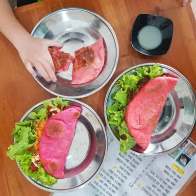 top 5+ restoran halal di bali terenak, gak perlu bingung lagi!, 1. Ayam Betutu Ibu Nia, 2. Ayam Bakar Taliwang Baru, 3. Warung Muslim Moro Seneng Ibu Tien, 4. Grill &amp; Canai , 5. Halal Ubud Burger