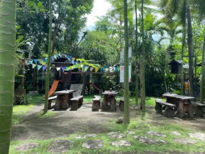 top 5+ restoran keluarga di denpasar, kids-friendly dan nyaman!, 1. Goemerot Restaurant, 2. Bron Cafe, 3. Warung Ongan Asri Ikan Bakar Jimbaran, 4. Bendega Restaurant, 5. Segara Bambu Restaurant