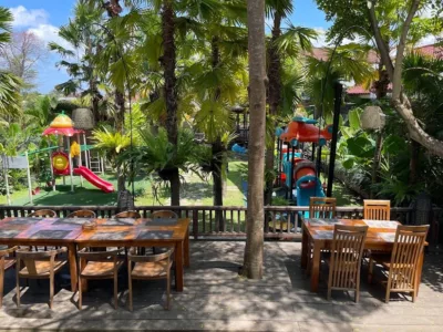 top 5+ restoran keluarga di denpasar, kids-friendly dan nyaman!, 1. Goemerot Restaurant, 2. Bron Cafe, 3. Warung Ongan Asri Ikan Bakar Jimbaran, 4. Bendega Restaurant, 5. Segara Bambu Restaurant