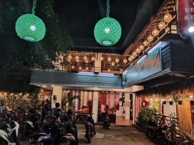 top 5+ restoran keluarga di jakarta utara, makanan enak!, 1. Saung Gandasari, 2. Family Ria – Sunter, 3. Warung Bu Kris, 4. Umaqita PIK, 5. Dapur Jum