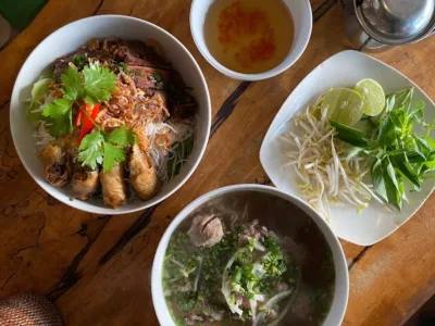 top 5+ restoran vietnam di bali, authentic dan nyaman!, 1. MeVui Vietnam Kitchen, 2. Xich Lo Kerobokan, 3. Bo &amp; Bun, 4. Saigon Cafe Sanur, 5. PHO House Bali