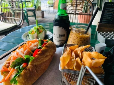 top 5+ restoran vietnam di bali, authentic dan nyaman!, 1. MeVui Vietnam Kitchen, 2. Xich Lo Kerobokan, 3. Bo &amp; Bun, 4. Saigon Cafe Sanur, 5. PHO House Bali
