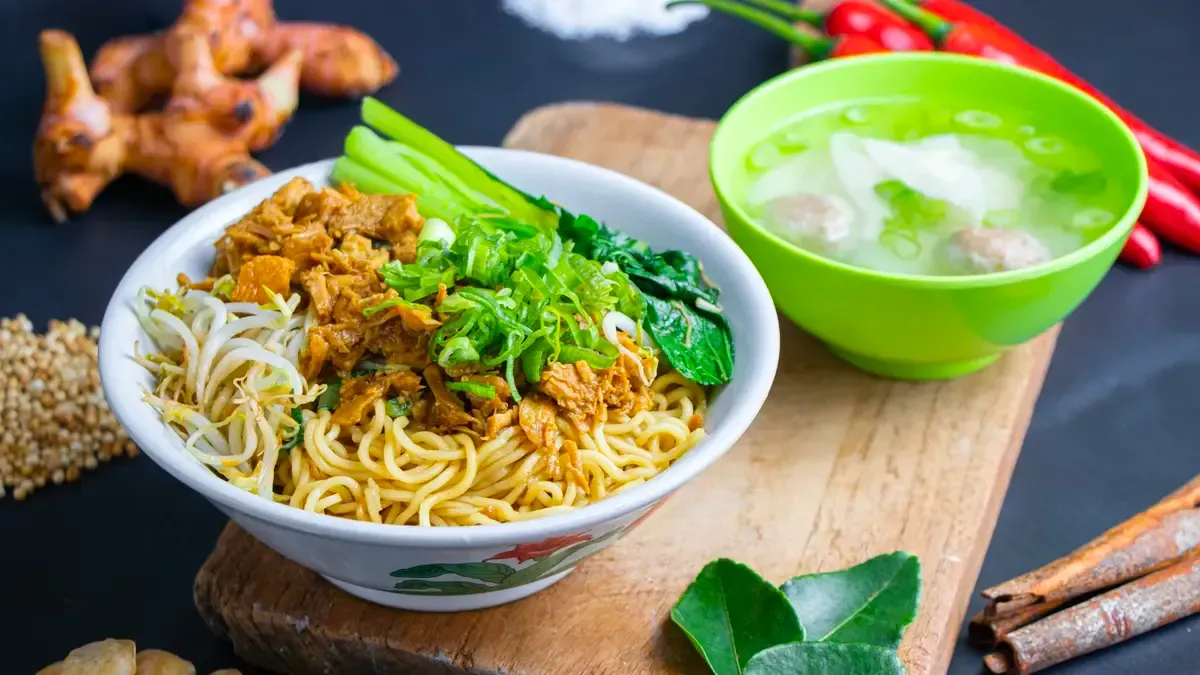 Top 6+ Mie Ayam Jakarta Pusat Legendaris dan Enak