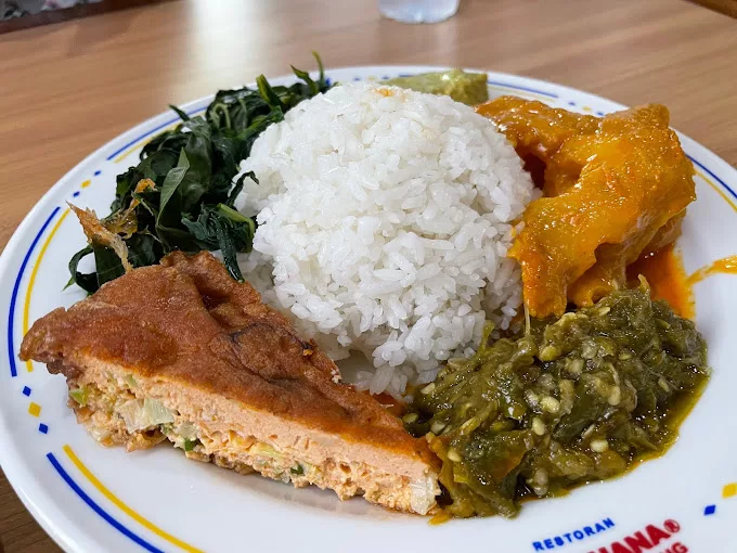 Top 6+ Nasi Padang di Bali, Rasanya Autentik dan Nagih