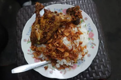 top 6+ nasi uduk jakarta barat terenak, yuk coba!