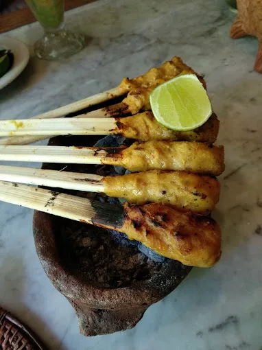 top 6+ rekomendasi tempat makan sate lilit enak di bali