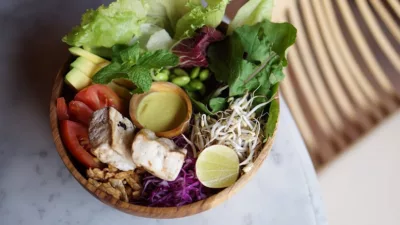 top 6+ restoran keluarga di bali, suasananya homey dan cozy!