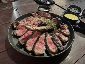 top 6+ restoran steak di bali yang enak, mulai dari murah sampai mewah