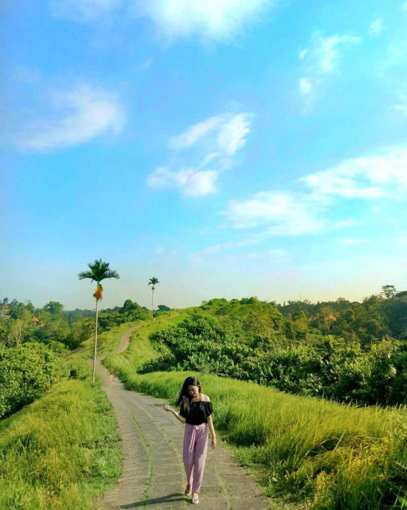 bali, buleleng, karangasem, klukung, top 6+ wisata bukit di bali yang indah dan mempesona