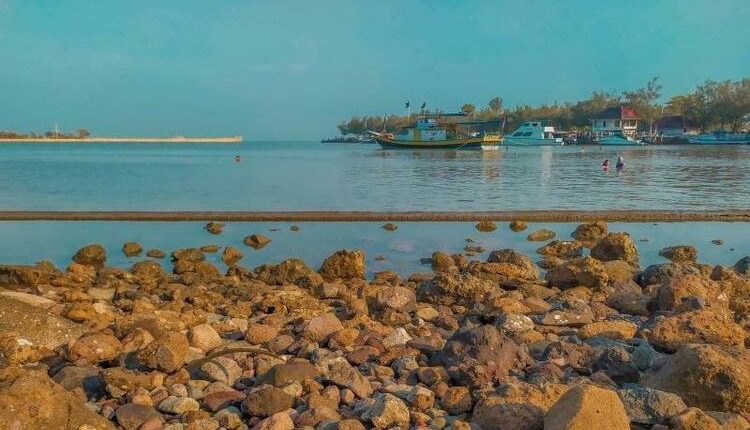 Top 7+ Alasan Kenapa Kamu Harus ke Pantai Marina Semarang. Makin Tertarik?