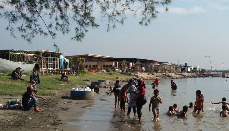 fasilitas lengkap pantai marina semarang