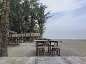 top 7+ cafe di cilacap, view pantai cantik dan makanan lokal enak