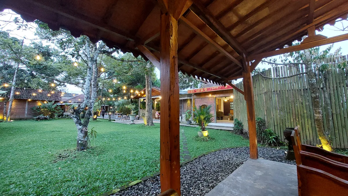 Top 7+ Cafe di Magelang dengan View Gunung yang Indah