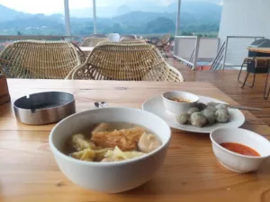 top 7+ cafe di majalengka yang bernuansa alam dan tradisional