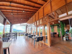 top 7+ cafe di tomohon, nikmati kehangatan kopi lokal harga bersahabat