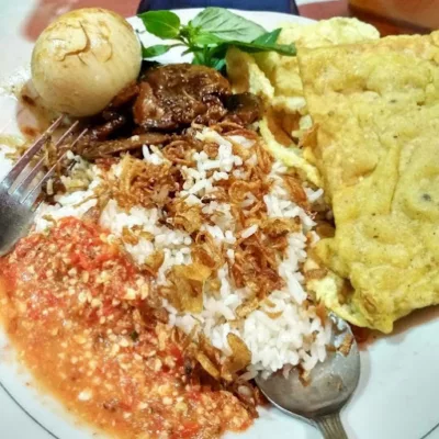 top 7+ nasi uduk jakarta timur yang paling mantap
