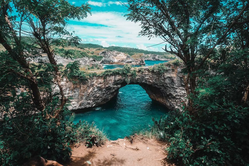 top 7+ pantai ikonik di nusa penida, serasa di surga