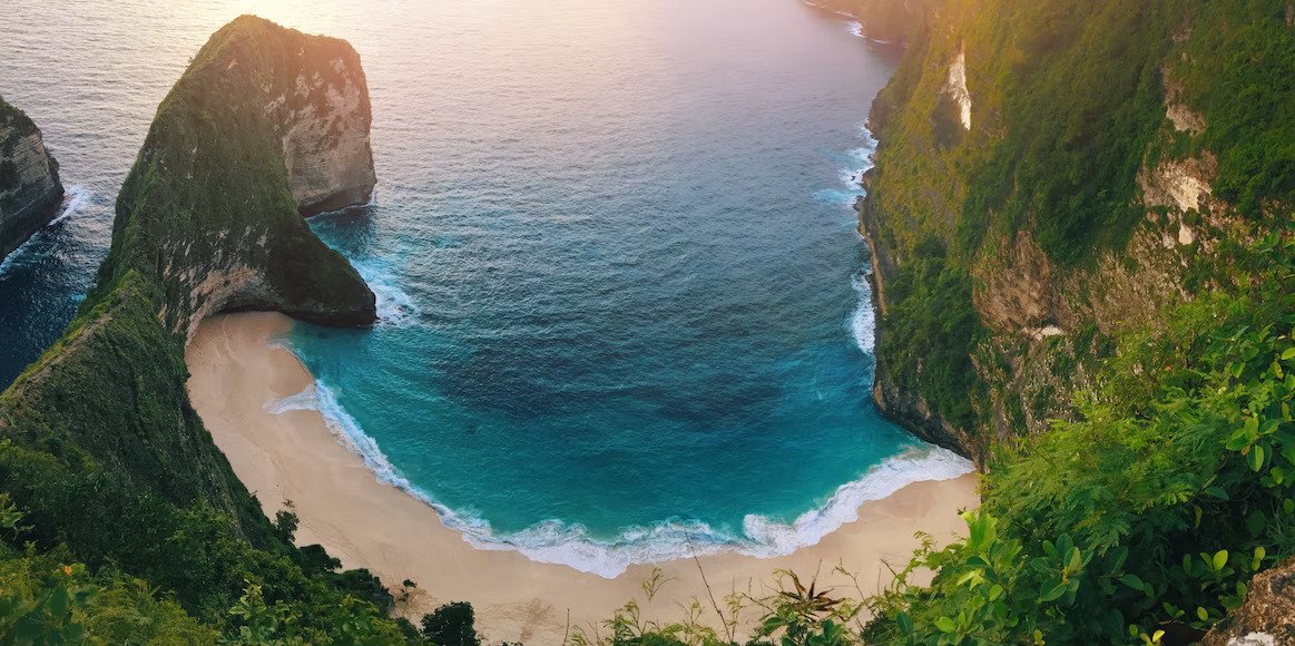 top 7+ pantai ikonik di nusa penida, serasa di surga