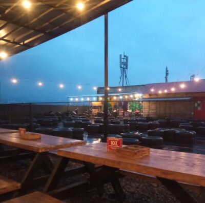 top 7+ pilihan cafe rooftop di bandung yang paling cozy