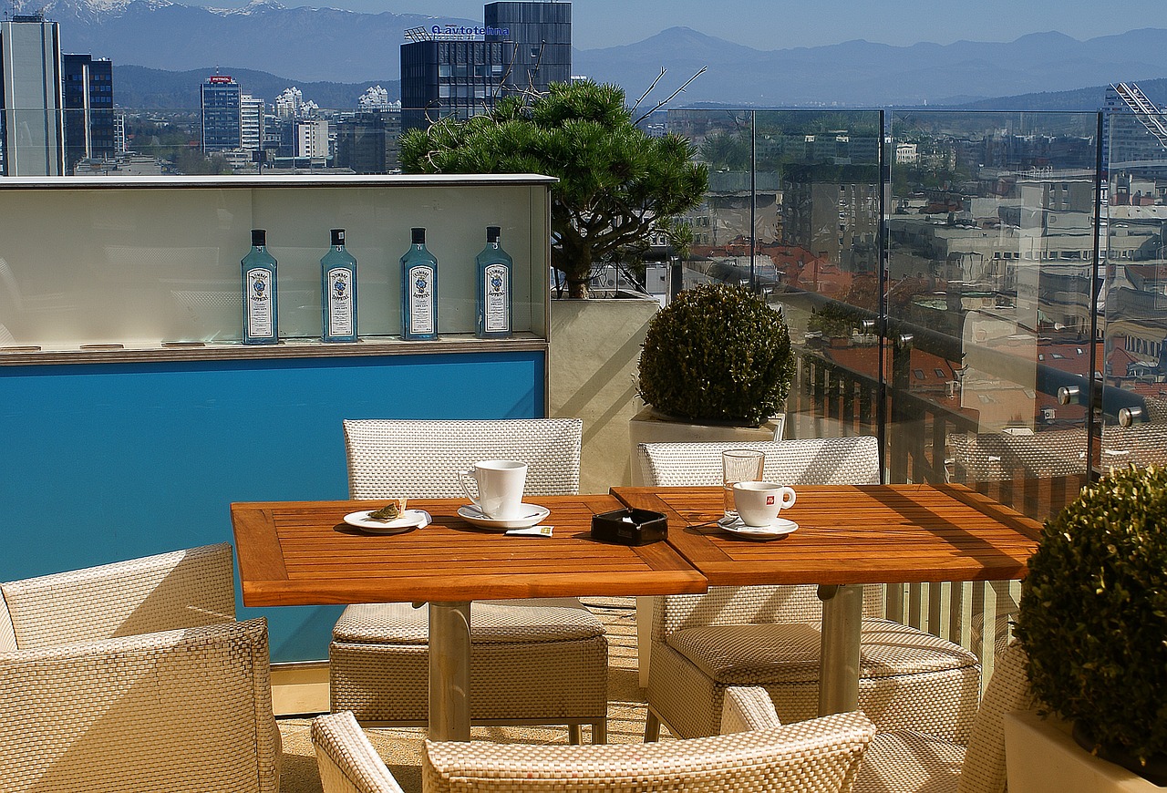Top 7+ Pilihan Cafe Rooftop di Jakarta Barat yang Paling Hits