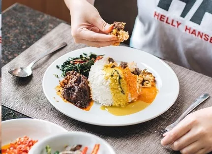 Top 7+ Restoran Nasi Padang Jakarta Selatan yang Bumbunya Medok