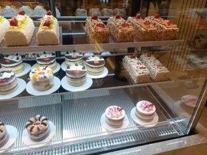 top 7+ toko kue di jakarta, destinasi wajib pecinta manis