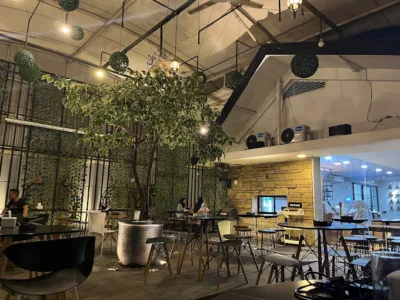 top 8+ cafe di rawamangun yang indah, cocok buat kencan!